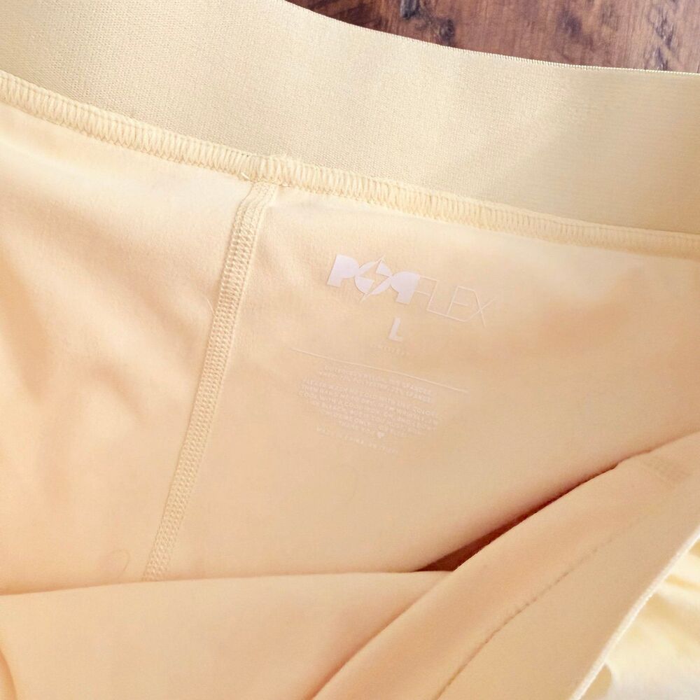 On The Run Ruffle Short Buttercream Popflex - image 2